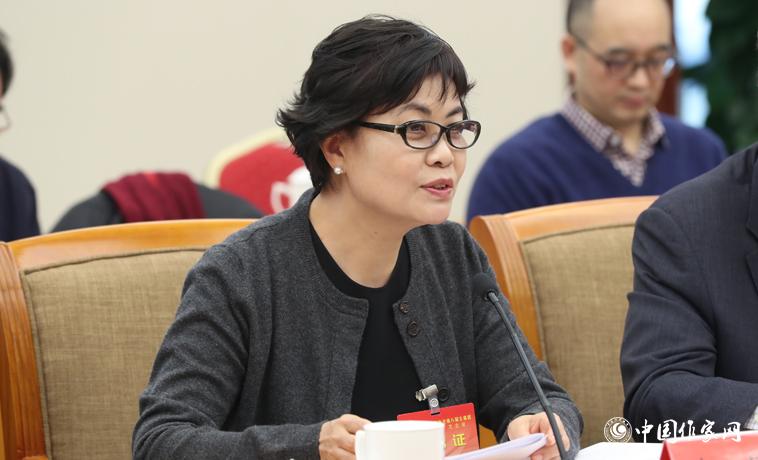 11月28日，鐵凝主持中國作協(xié)八屆十一次主席團會。