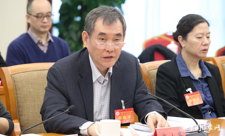 11月28日，錢小芊在中國作協(xié)八屆十一次主席團會上講話。