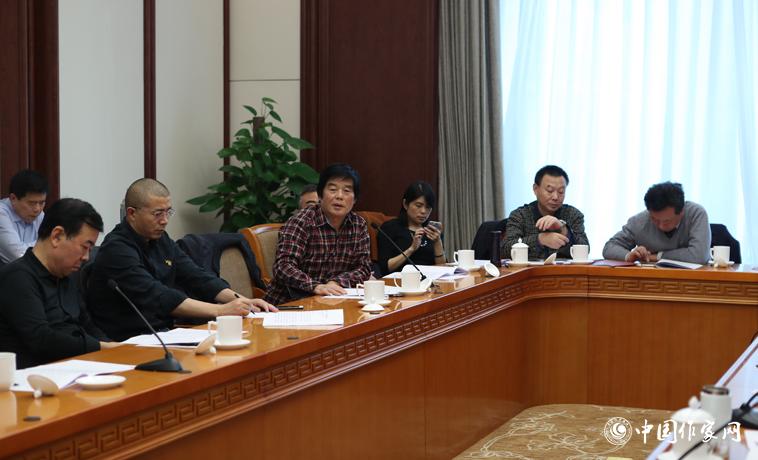 11月30日下午，趙本夫在江蘇代表團分組討論中發(fā)言。