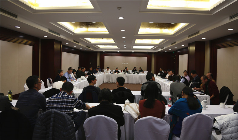 12月1日下午，浙江、重慶、延邊代表團分組學習討論。