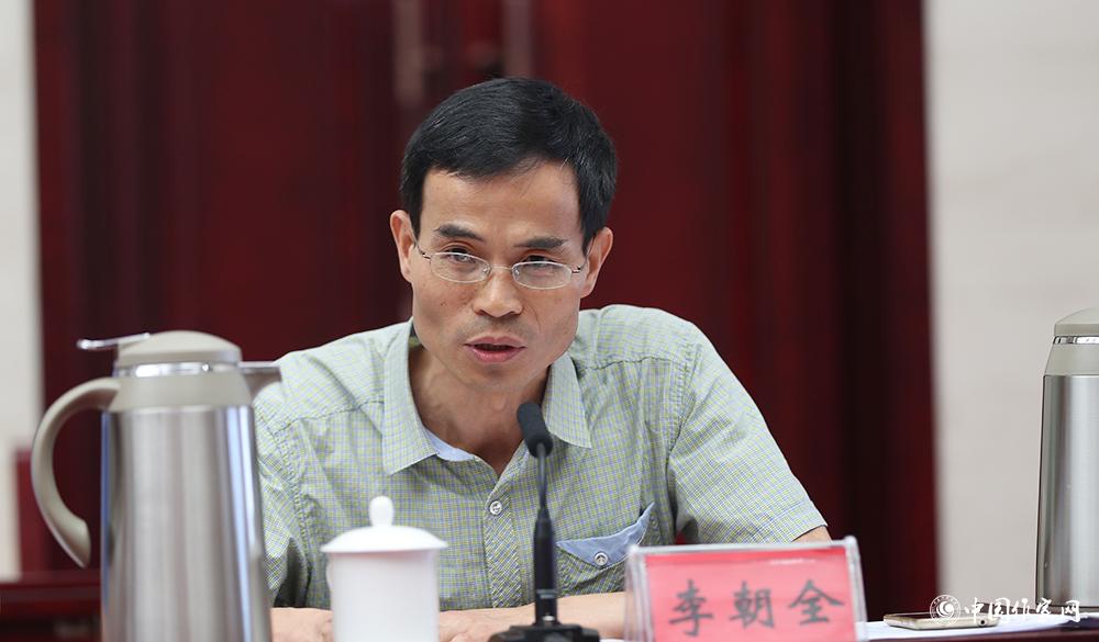 8月4日，李朝全在第十屆兒獎(jiǎng)評委會第六次全體會議上介紹初選作品公示情況