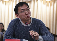 王國(guó)平：對(duì)文學(xué)批評(píng)的姿態(tài)要有建設(shè)性在文藝作品上，就需要精準(zhǔn)的判斷力和學(xué)識(shí)修養(yǎng)，否則可能剜錯(cuò)了，無(wú)法服眾，對(duì)蘋(píng)果本身也是傷害。[詳細(xì)]