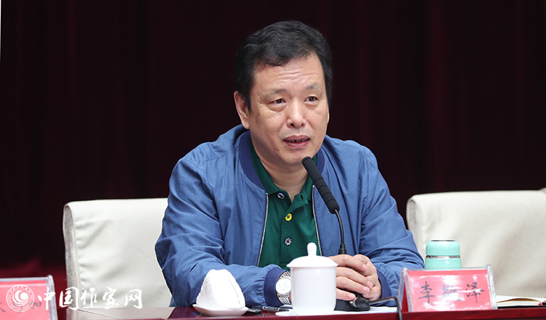 7月28日，李敬澤在全體會上就《魯迅文學(xué)獎評獎條例》和《評獎細(xì)則》做講解說明