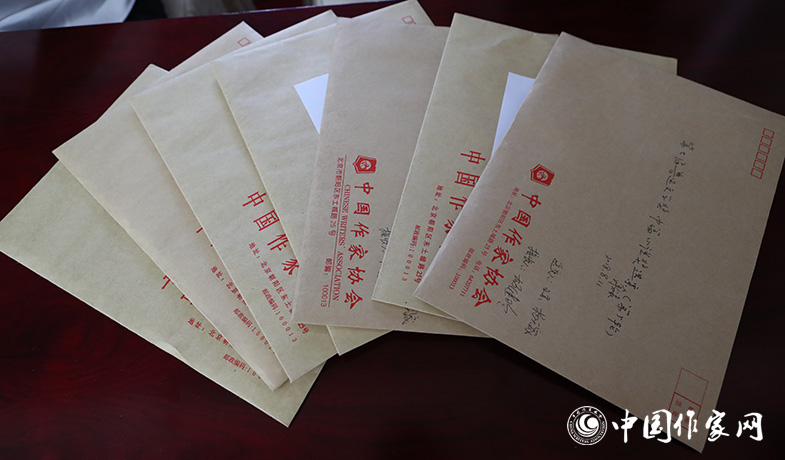 8月11日，第七屆魯迅文學(xué)獎終評選票情況蓋章封存