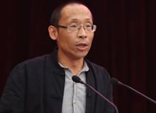 張二棍：個人深處的真相　　只有我們的作品，才是回饋白紙與黑字的唯一方式，才是弘揚(yáng)道德與正義的不二選擇。[詳細(xì)]