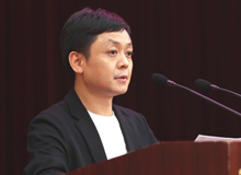 楊慶祥：這是一個人民的世紀(jì)　　時代從來不主動呈現(xiàn)其面容和形式。光榮屬于那些執(zhí)著探索和艱苦書寫的靈魂。[詳細(xì)]