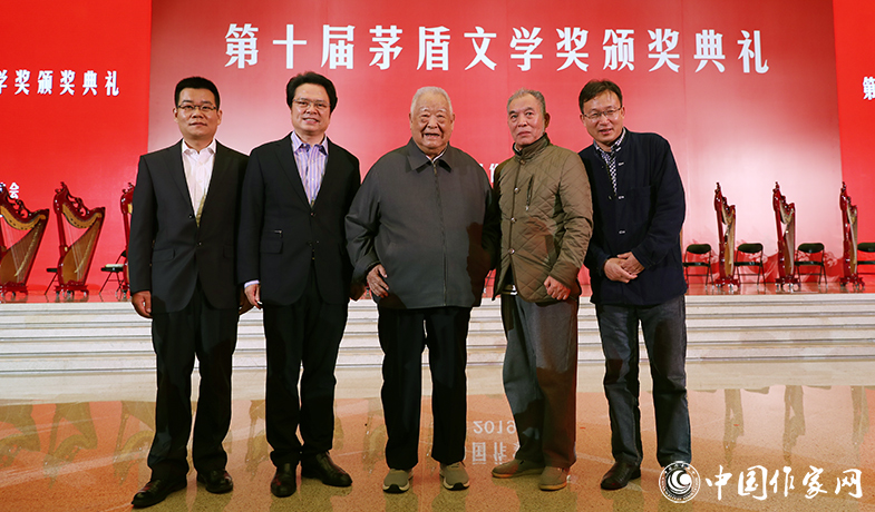 10月14日，第十屆茅盾文學(xué)獎(jiǎng)?lì)C獎(jiǎng)典禮在中國(guó)博物館舉行