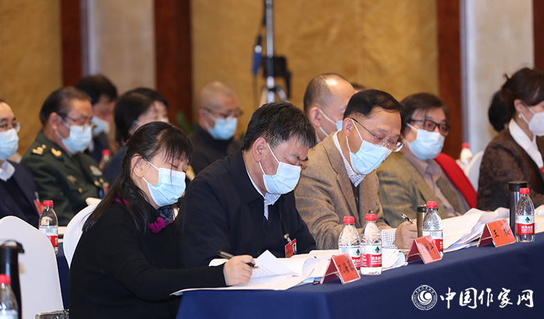 12月12日，中國(guó)作家協(xié)會(huì)第九屆全國(guó)委員會(huì)第六次全體會(huì)議在京舉行