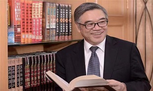 全國(guó)政協(xié)常委、副秘書(shū)長(zhǎng)，民進(jìn)中央副主席，中國(guó)陶行知研究會(huì)會(huì)長(zhǎng)朱永新