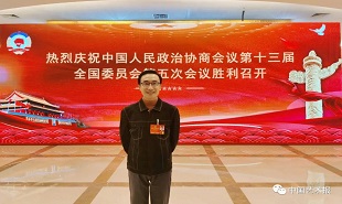全國(guó)政協(xié)委員、中國(guó)廣播說(shuō)唱團(tuán)國(guó)家一級(jí)演員鞏漢林
