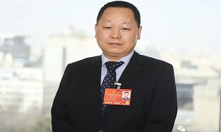 全國(guó)人大代表、民進(jìn)重慶市委會(huì)副主委、重慶出版集團(tuán)副總編輯別必亮