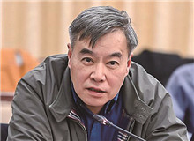 潘凱雄：“文藝批評是一個復(fù)雜的問題”《講話》明確指出：“文藝界的主要的斗爭方法之一，是文藝批評?！蔽乃嚺u就要褒優(yōu)貶劣……[詳細(xì)]