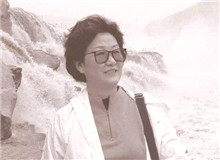 【凌　力】	吳秉杰丨《凌力：尋找歷史與現(xiàn)實有價值聯(lián)系的一面》；	劉詩宇丨《<少年天子>：皇權(quán)下的“精神病象”》。