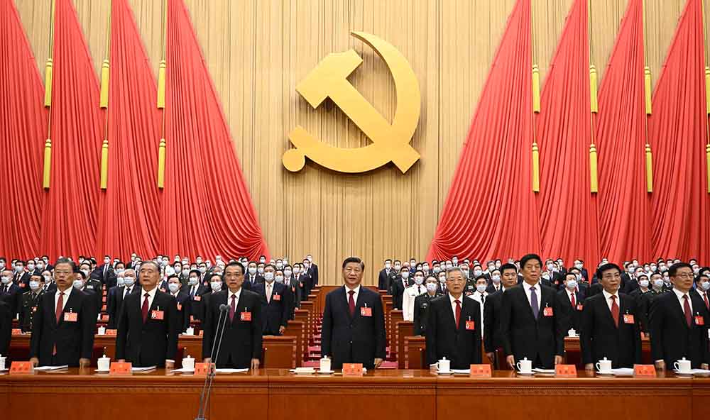 10月16日，中國(guó)共產(chǎn)黨第二十次全國(guó)代表大會(huì)在北京人民大會(huì)堂開幕。這是習(xí)近平、李克強(qiáng)、栗戰(zhàn)書、汪洋、王滬寧、趙樂際、韓正、胡錦濤在主席臺(tái)上。