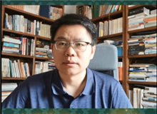 陳濤：以日常與瑣碎書寫宏大開闊的主題不同家族的開枝散葉，各自人生的縱橫走向，全都匯聚成了一條寬闊奔涌的大河……　[詳細]
