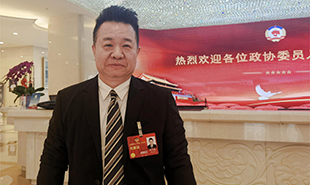 全國(guó)政協(xié)委員，中國(guó)作協(xié)主席團(tuán)委員、書記處書記邱華棟