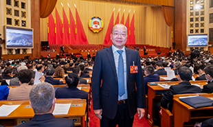 全國(guó)政協(xié)委員，中國(guó)電視藝術(shù)家協(xié)會(huì)分黨組書記、駐會(huì)副主席、秘書長(zhǎng)范宗釵