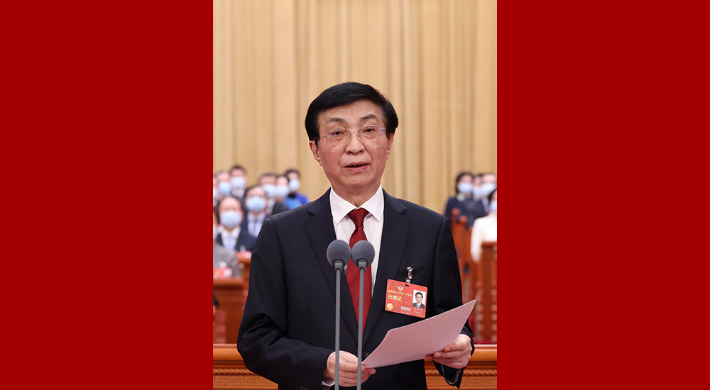 3月4日，中國(guó)人民政治協(xié)商會(huì)議第十四屆全國(guó)委員會(huì)第一次會(huì)議在北京人民大會(huì)堂開幕。王滬寧主持開幕會(huì)
