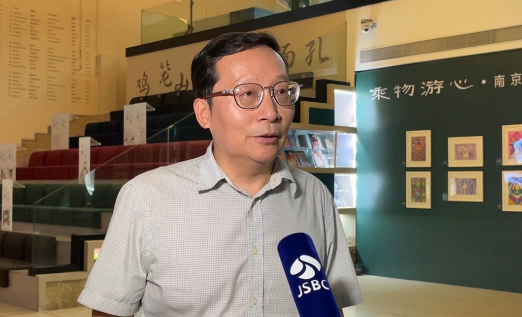 南京市文投集團(tuán)有限責(zé)任公司副總經(jīng)理、民建中央文化委員會(huì)委員、南京市文學(xué)之都促進(jìn)會(huì)秘書(shū)長(zhǎng)聞一武接受專訪