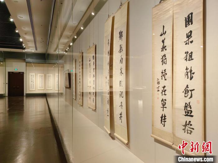 《歷史的星辰——近現(xiàn)代海派書法大展》在中華藝術(shù)宮(上海美術(shù)館)展出?！　≈腥A藝術(shù)宮 供圖