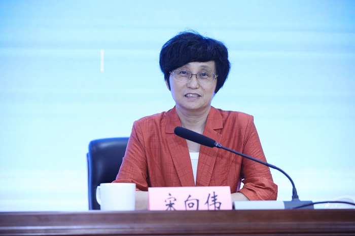 中國(guó)作家出版集團(tuán)管委會(huì)副主任、全國(guó)文學(xué)報(bào)刊聯(lián)盟秘書(shū)長(zhǎng)宋向偉