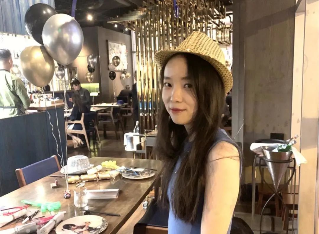 大頭馬 2020年加入中國作家協(xié)會。大頭馬在8歲左右就已經(jīng)開始寫作，在采訪中大頭馬提到自己是中國互聯(lián)網(wǎng)最早的一代網(wǎng)民，不僅在網(wǎng)上發(fā)帖寫東西，還會把生活中的經(jīng)歷寫成文章，發(fā)表在報刊上?！皩懽骱桶l(fā)表對我來說就像吃飯喝水那樣自然，沒有什么特別的轉(zhuǎn)折點?！? /></p>
<p style=