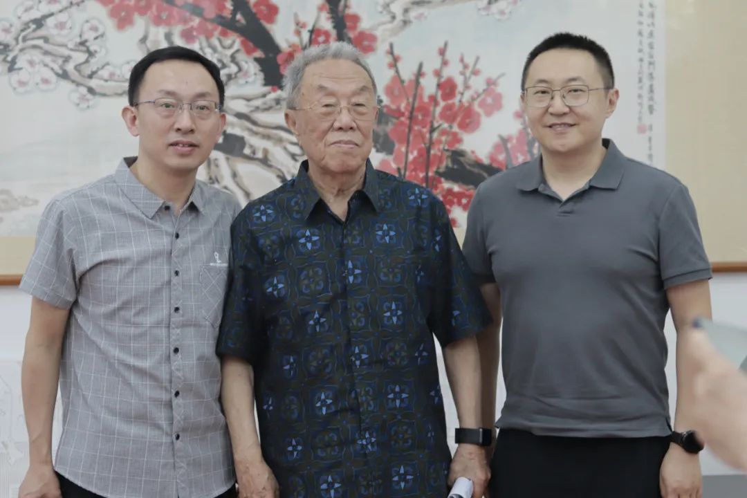 王蒙、沈杏培、李松睿2023年7月在北戴河