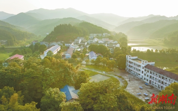 山清水秀的汨羅市三江鎮(zhèn)八景村。本版照片除資料照片外均為湖南日?qǐng)?bào)全媒體記者 李健 攝