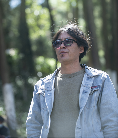 作 者：周明全，復旦大學中文系2022級中國現(xiàn)當代文學博士研究生，《大家》雜志主編。著有《隱藏的鋒芒》《“80后”批評家的槍和玫瑰》《70后批評家的聲音》等；與陳思和共同主編《“80后”批評家文叢》《70后批評家文叢》，主編《當代著名學者研究資料叢書》等。曾獲第十四屆中國當代文學研究優(yōu)秀成果獎、《文學報·新批評》2015年度優(yōu)秀評論新人獎特別獎、2020年南方文學盛典年度批評家等。