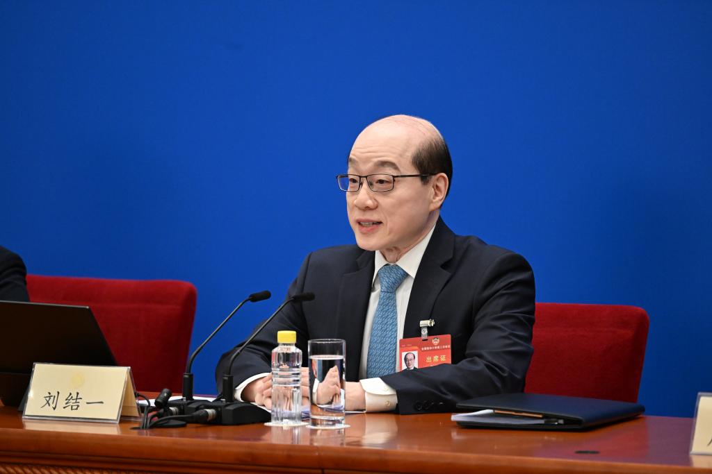 3月3日，全國政協(xié)十四屆二次會議新聞發(fā)布會在北京人民大會堂舉行。大會新聞發(fā)言人劉結(jié)一向中外媒體介紹本次大會有關(guān)情況并回答記者提問。?新華社記者 金立旺 攝