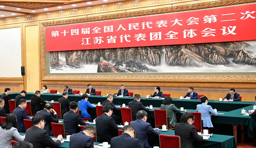 3月5日，中共中央總書記、國家主席、中央軍委主席習近平參加他所在的十四屆全國人大二次會議江蘇代表團審議。新華社記者 謝環(huán)馳 攝