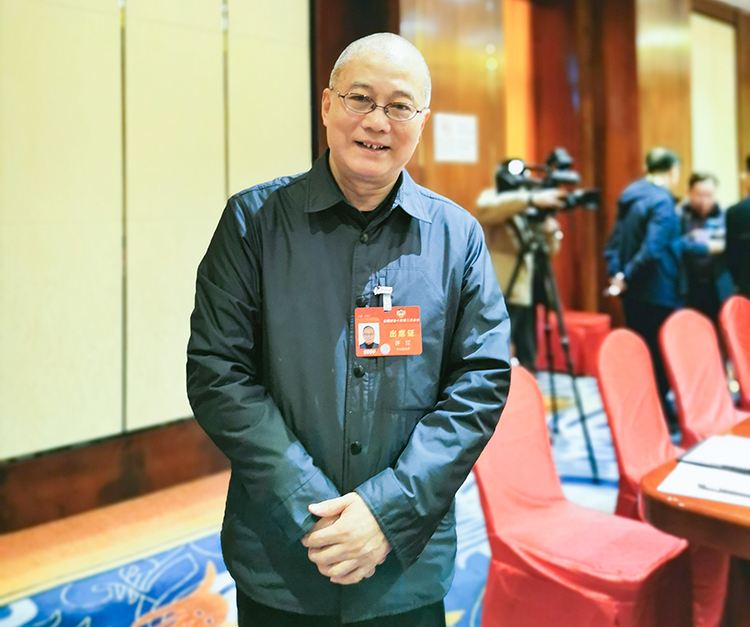 全國政協(xié)委員、中國文聯(lián)副主席許江