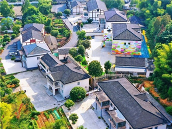 文學(xué)里的村莊丨文韻悠悠，清溪奔涌