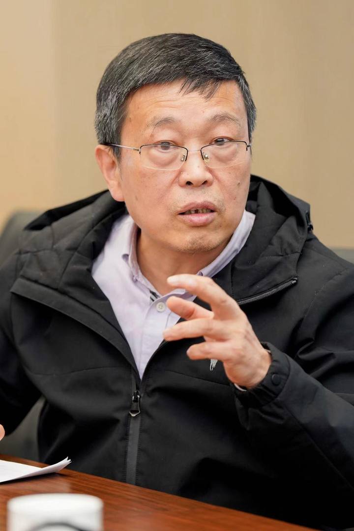 中國(guó)作家協(xié)會(huì)兒童文學(xué)委員會(huì)副主任、當(dāng)代兒童文學(xué)創(chuàng)作研究中心（浙江）主任