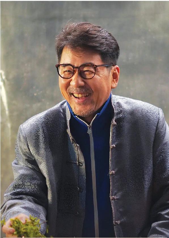 陳建斌在電影《草木人間》中扮演老錢(qián)