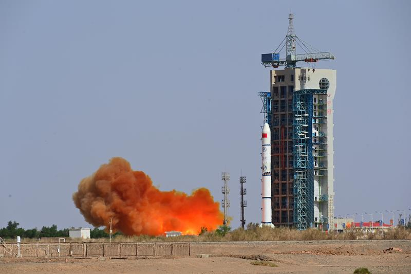 2023年5月21日16時，我國在酒泉衛(wèi)星發(fā)射中心采用長征二號丙運載火箭，成功發(fā)射首顆內(nèi)地與澳門合作研制的空間科學衛(wèi)星“澳門科學一號”。新華社發(fā) 汪江波/攝
