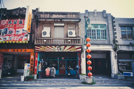 張信哲出生在中國臺灣云林縣的西螺古鎮(zhèn)。