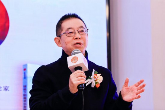 作家簡(jiǎn)平